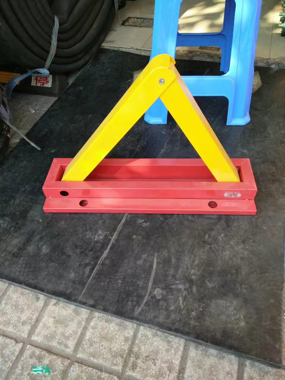 三角車(chē)位鎖